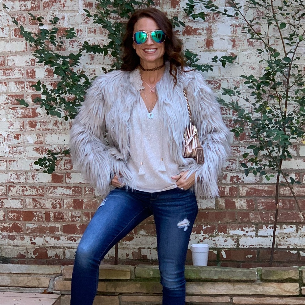 Meet your Posher, Laura